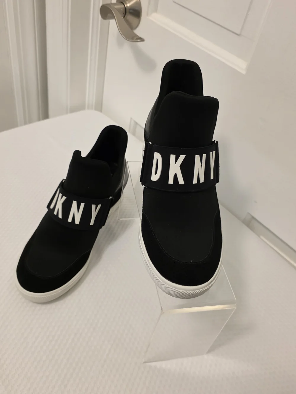 DKNY Black & White 